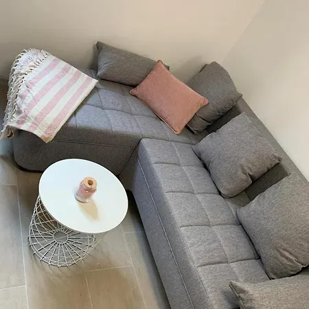 Lexi 2 Apartment